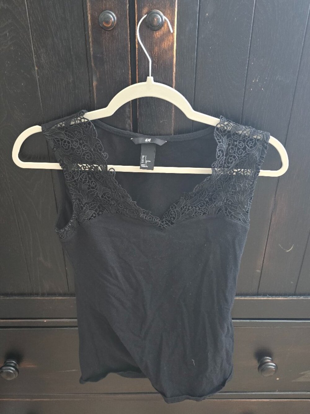H&M black tank top V-neckline adorned with floral lace trim size S